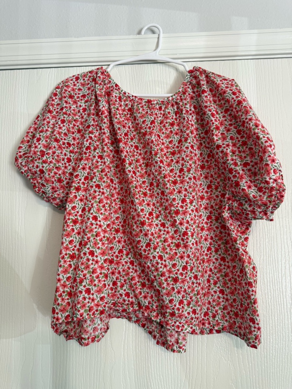 Old Navy Red Floral Button-Front Blouse - Picture 3 of 3